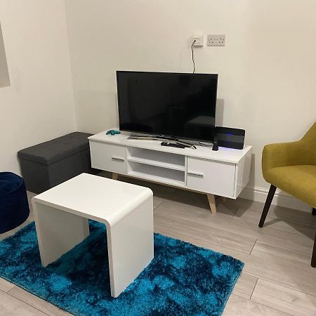 Marie'S Serviced Apartments- 2 Bedroom City Stay Bedford Exterior photo