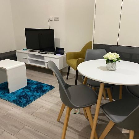 Marie'S Serviced Apartments- 2 Bedroom City Stay Bedford Exterior photo