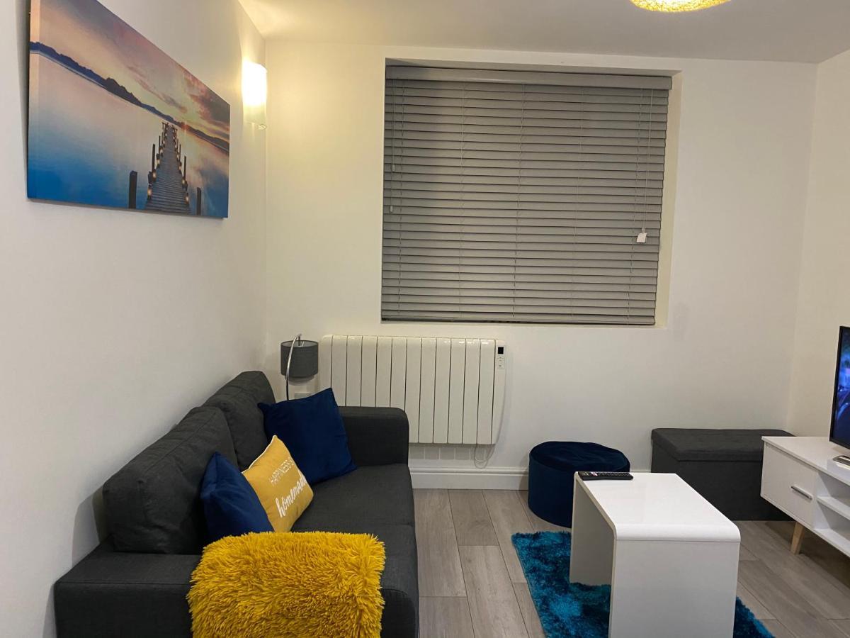 Marie'S Serviced Apartments- 2 Bedroom City Stay Bedford Exterior photo