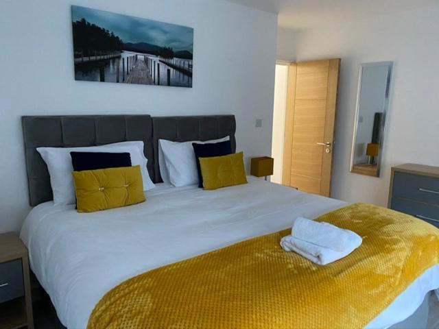 Marie'S Serviced Apartments- 2 Bedroom City Stay Bedford Exterior photo